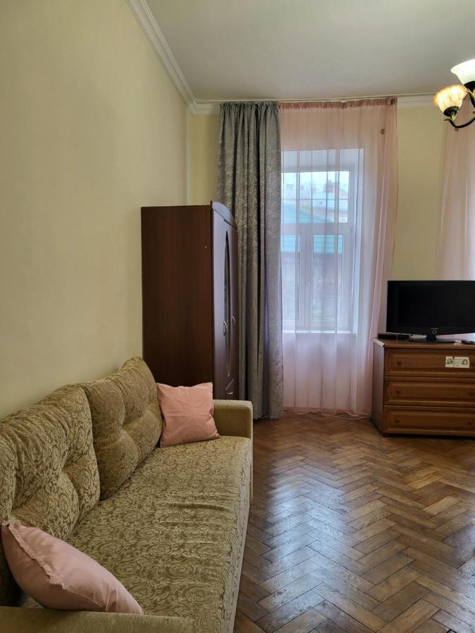 Apartment затишна оселя