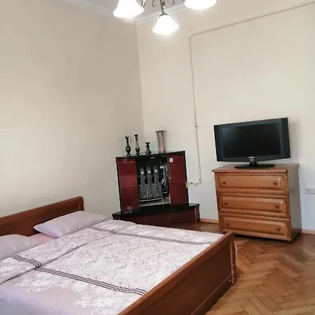 Затишна Оселя Apartment Lviv Exterior photo